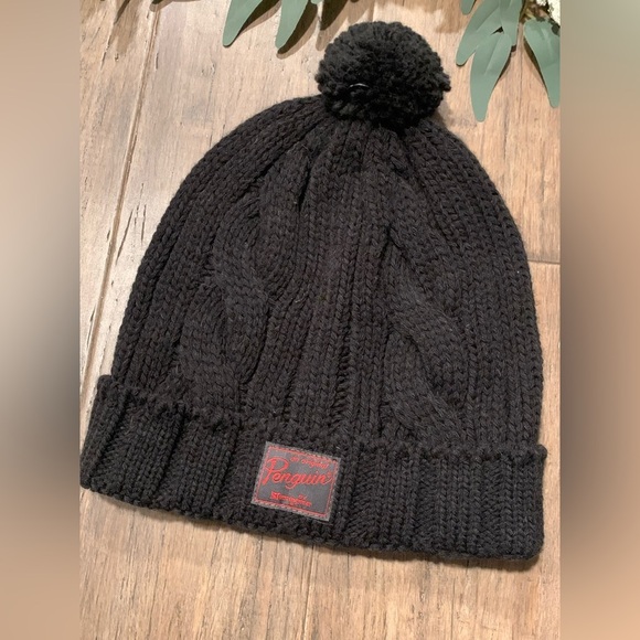 5/$25 Item Original Penguin 🐧 Winter Hat - Picture 1 of 2